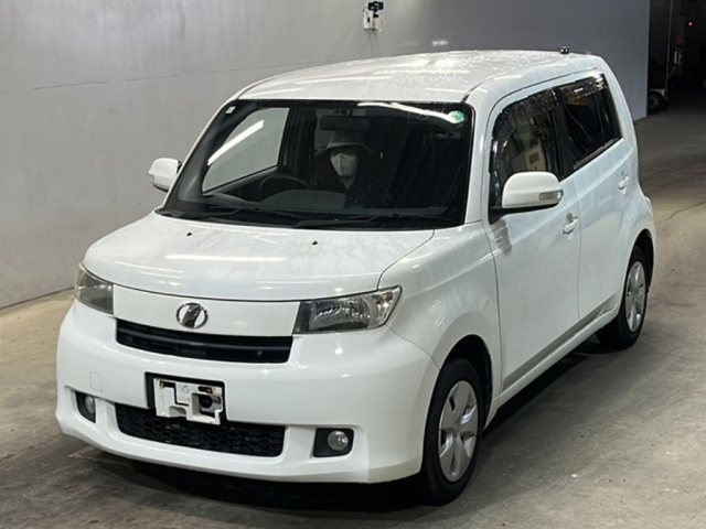 TOYOTA BB 2013