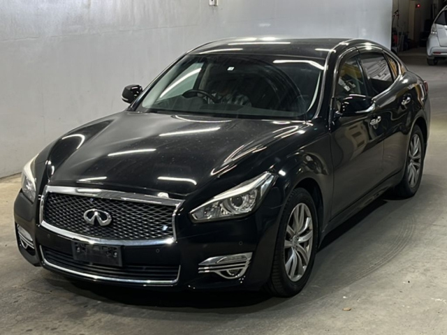NISSAN FUGA 2018