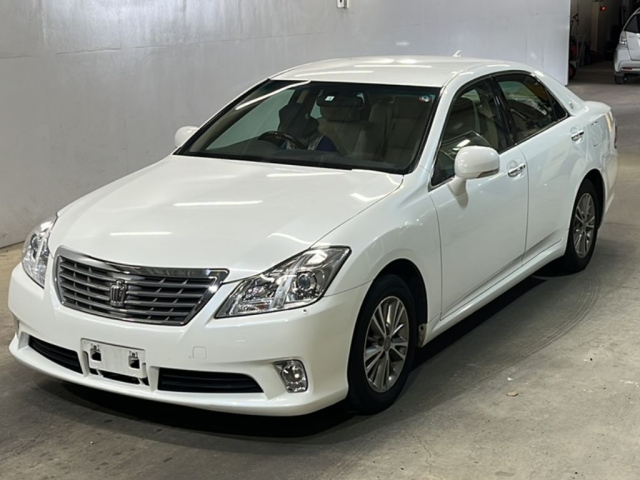 TOYOTA CROWN 2010