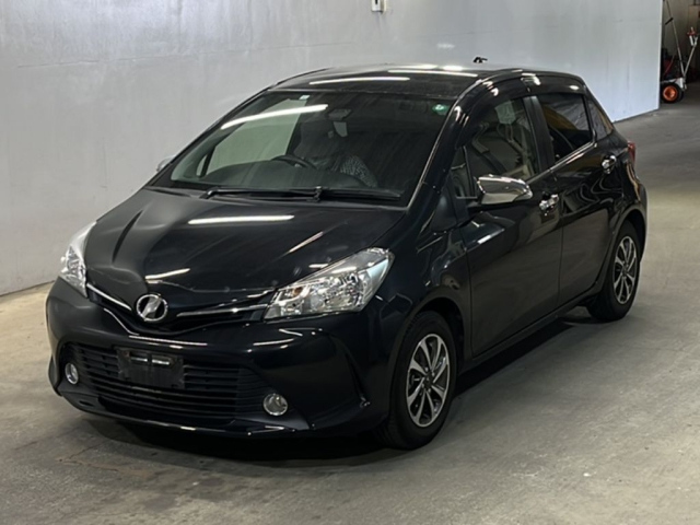 TOYOTA VITZ 2016