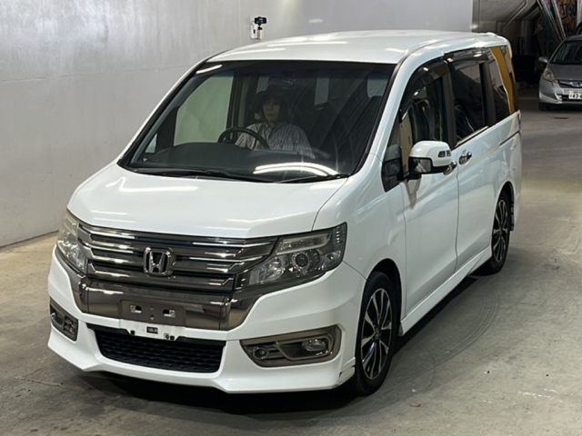 HONDA STEP WAGON 2014