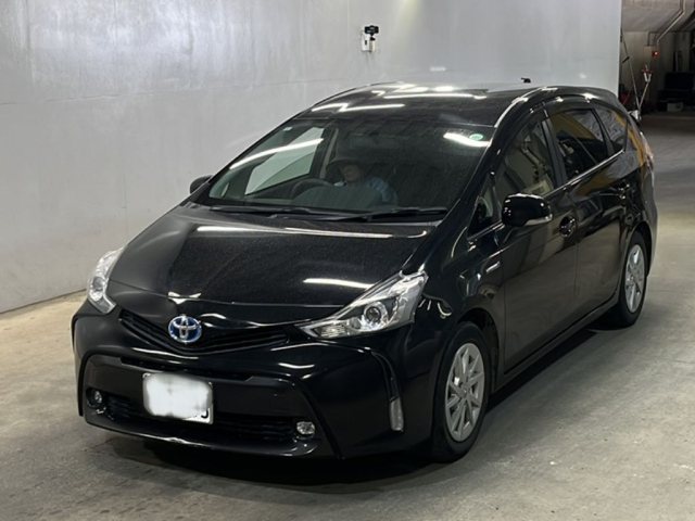 TOYOTA PRIUS ALPHA 2015