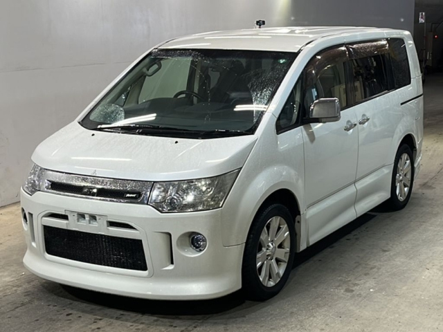 MITSUBISHI DELICA D5 2012