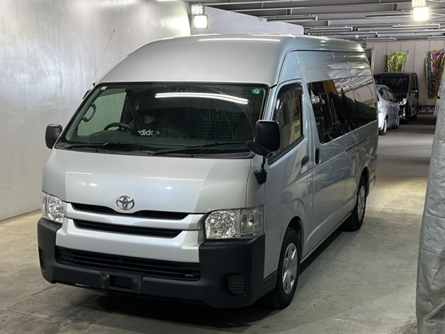 TOYOTA HIACE VAN 2020