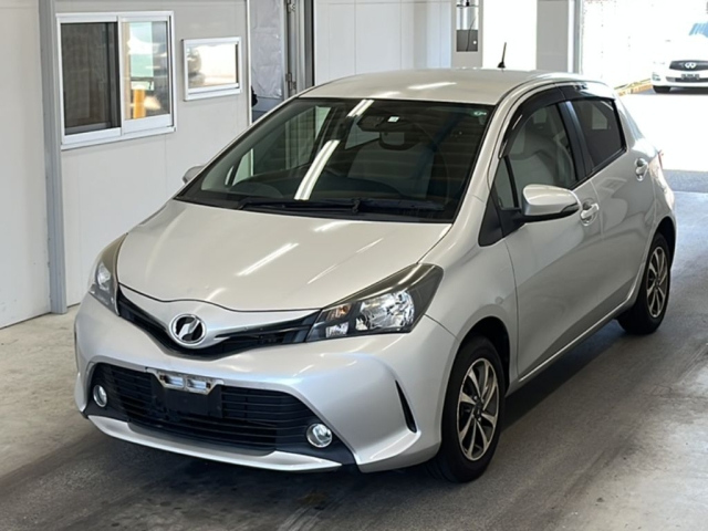 TOYOTA VITZ 2016