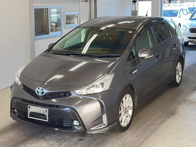 TOYOTA PRIUS ALPHA 2015