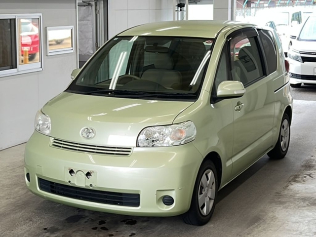 TOYOTA PORTE 2010