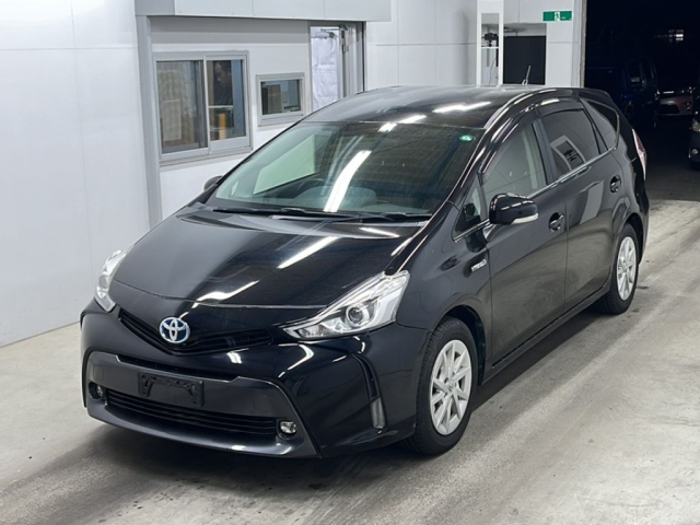 TOYOTA PRIUS ALPHA 2016