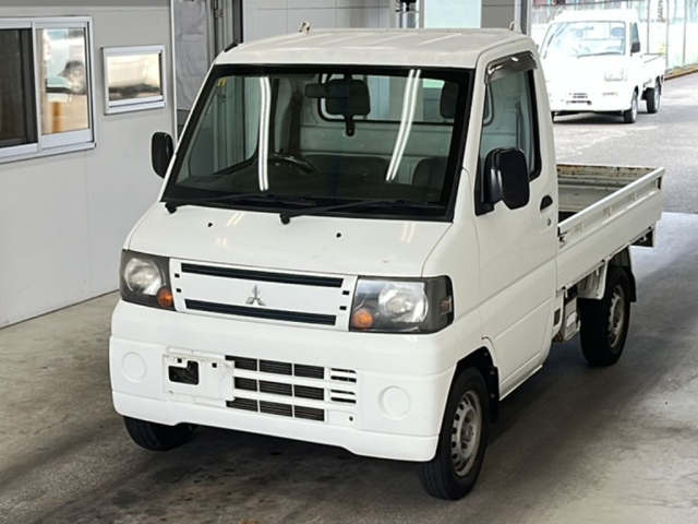 MITSUBISHI MINICAB TRUCK 2010