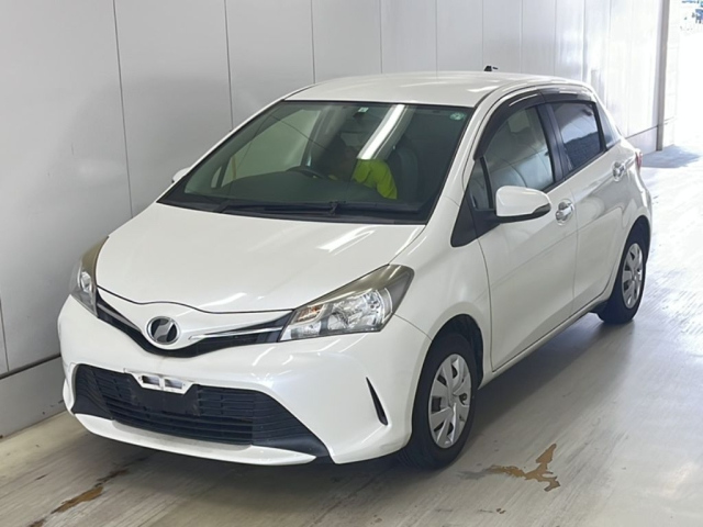 TOYOTA VITZ 2015