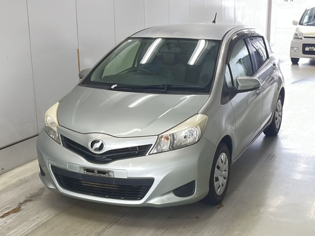 TOYOTA VITZ 2012