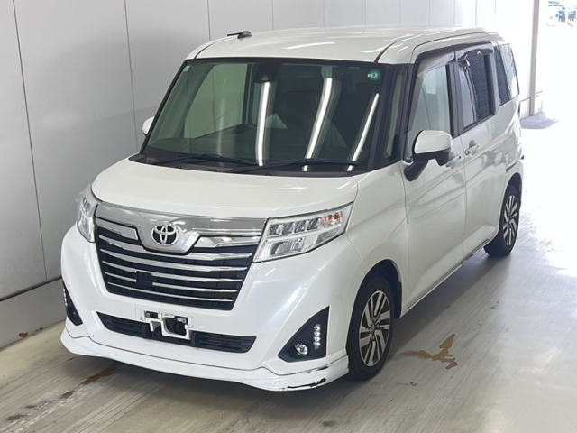 TOYOTA ROOMY 2017