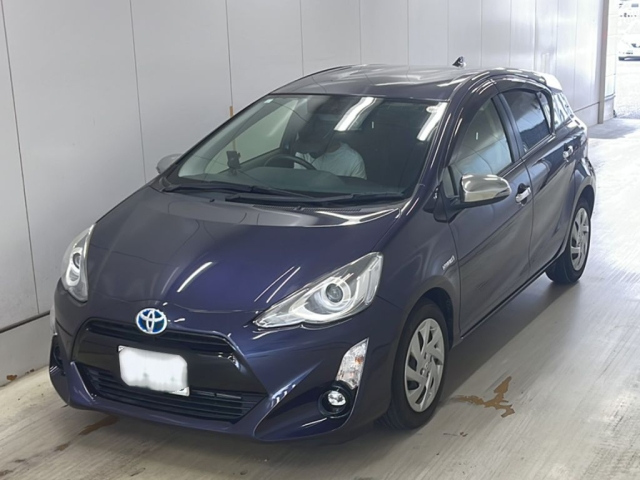 TOYOTA AQUA 2015