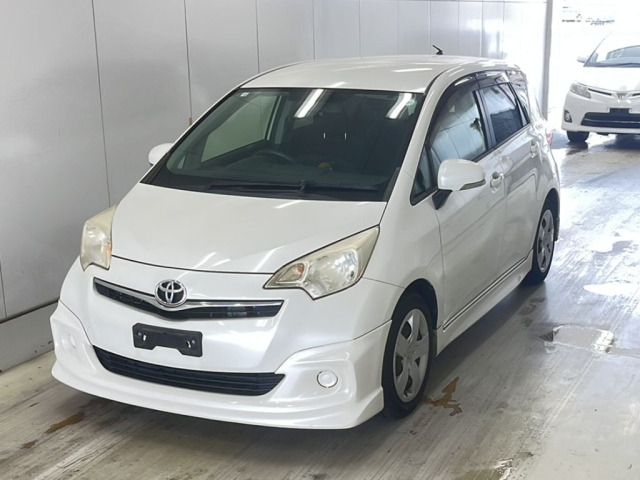 TOYOTA RACTIS 2012
