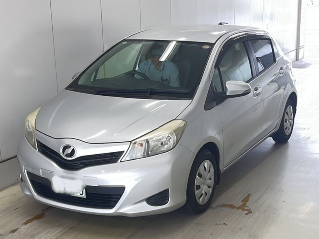 TOYOTA VITZ 2012