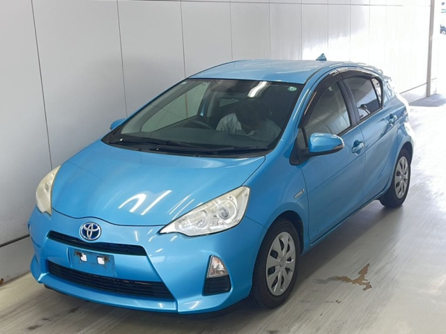TOYOTA AQUA 2013
