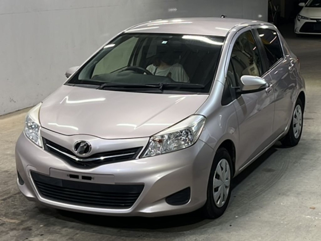TOYOTA VITZ 2012