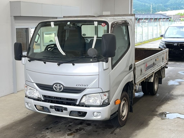 TOYOTA DYNA 2020