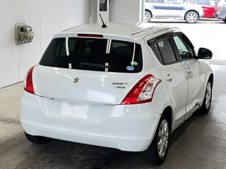 SUZUKI SWIFT 2015