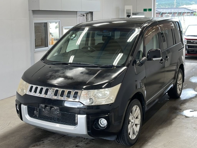 MITSUBISHI DELICA D5 2012