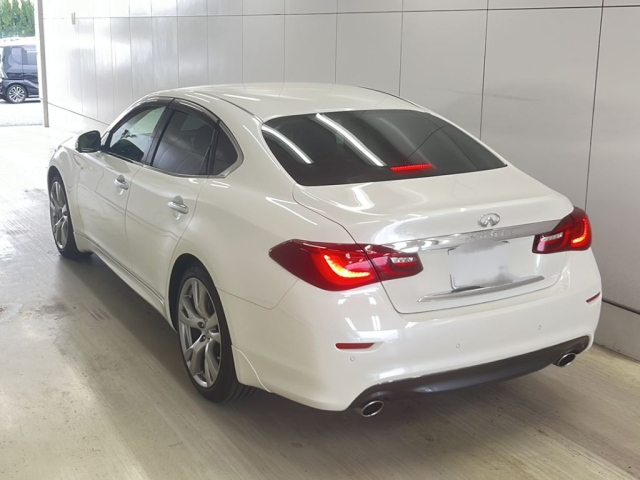 NISSAN FUGA 2016
