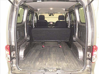 NISSAN NV200 2020