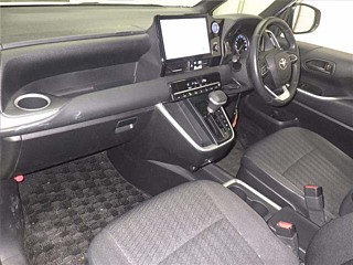 TOYOTA NOAH 2022