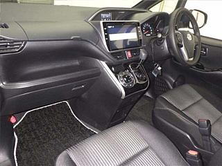 TOYOTA VOXY 2020