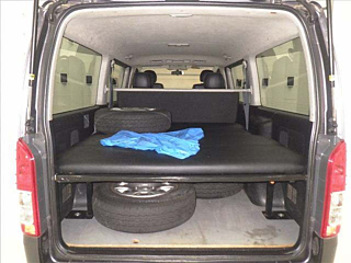 TOYOTA HIACE VAN 2017