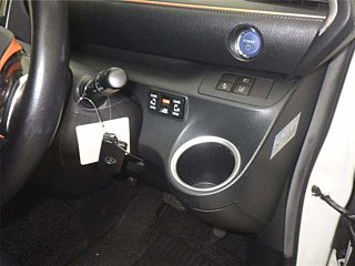 TOYOTA SIENTA 2016