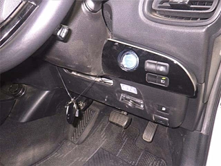 TOYOTA PRIUS 2019