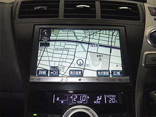 TOYOTA PRIUS ALPHA 2012