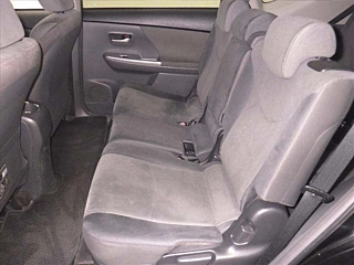TOYOTA PRIUS ALPHA 2012