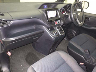 TOYOTA VOXY 2014