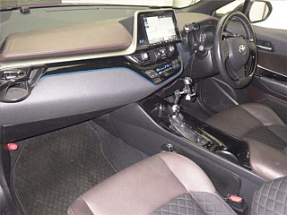 TOYOTA C-HR 2018