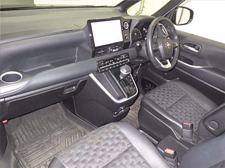 TOYOTA VOXY 2022
