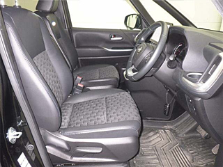 TOYOTA VOXY 2022