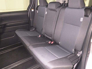 TOYOTA NOAH 2022