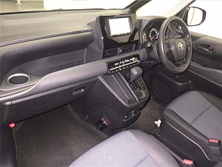TOYOTA NOAH 2022