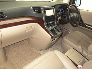 TOYOTA VELLFIRE 2011