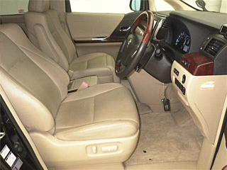 TOYOTA VELLFIRE 2011