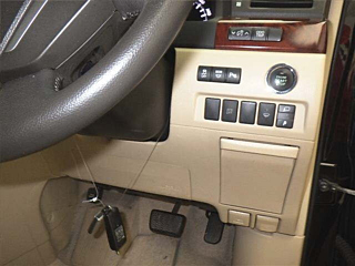 TOYOTA VELLFIRE 2011