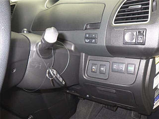 NISSAN SERENA 2015