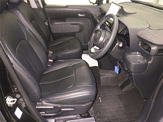 TOYOTA SIENTA 2023