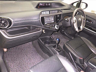 TOYOTA AQUA 2015