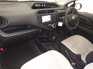 TOYOTA AQUA 2021