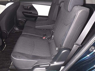TOYOTA PRIUS ALPHA 2018