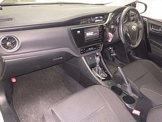 TOYOTA AURIS 2015