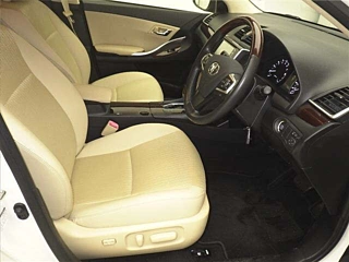 TOYOTA PREMIO 2019