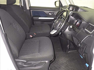 TOYOTA ROOMY 2017